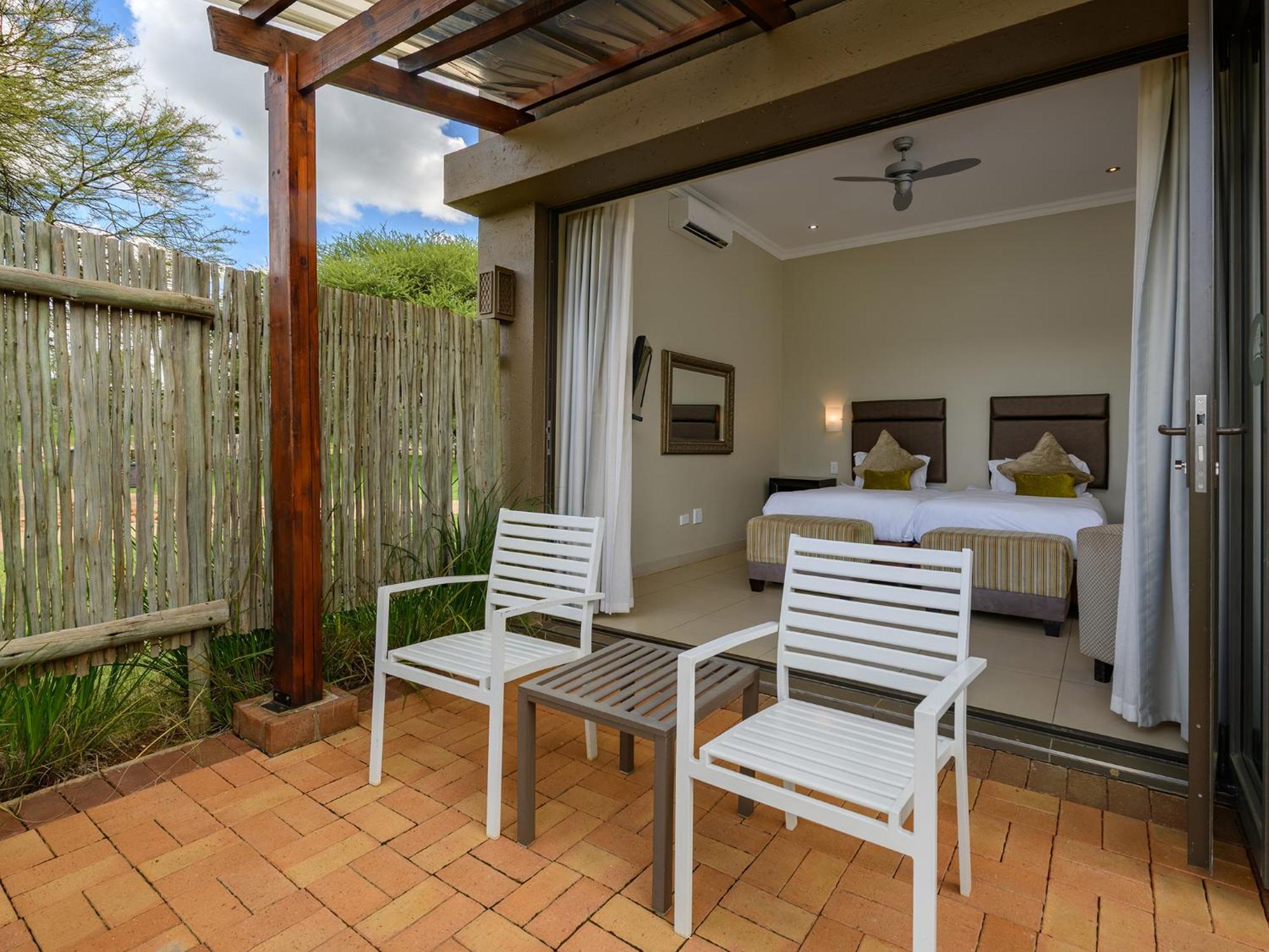 Monomotapa Village @ Legend Golf And Safari Resort Golders Green Εξωτερικό φωτογραφία