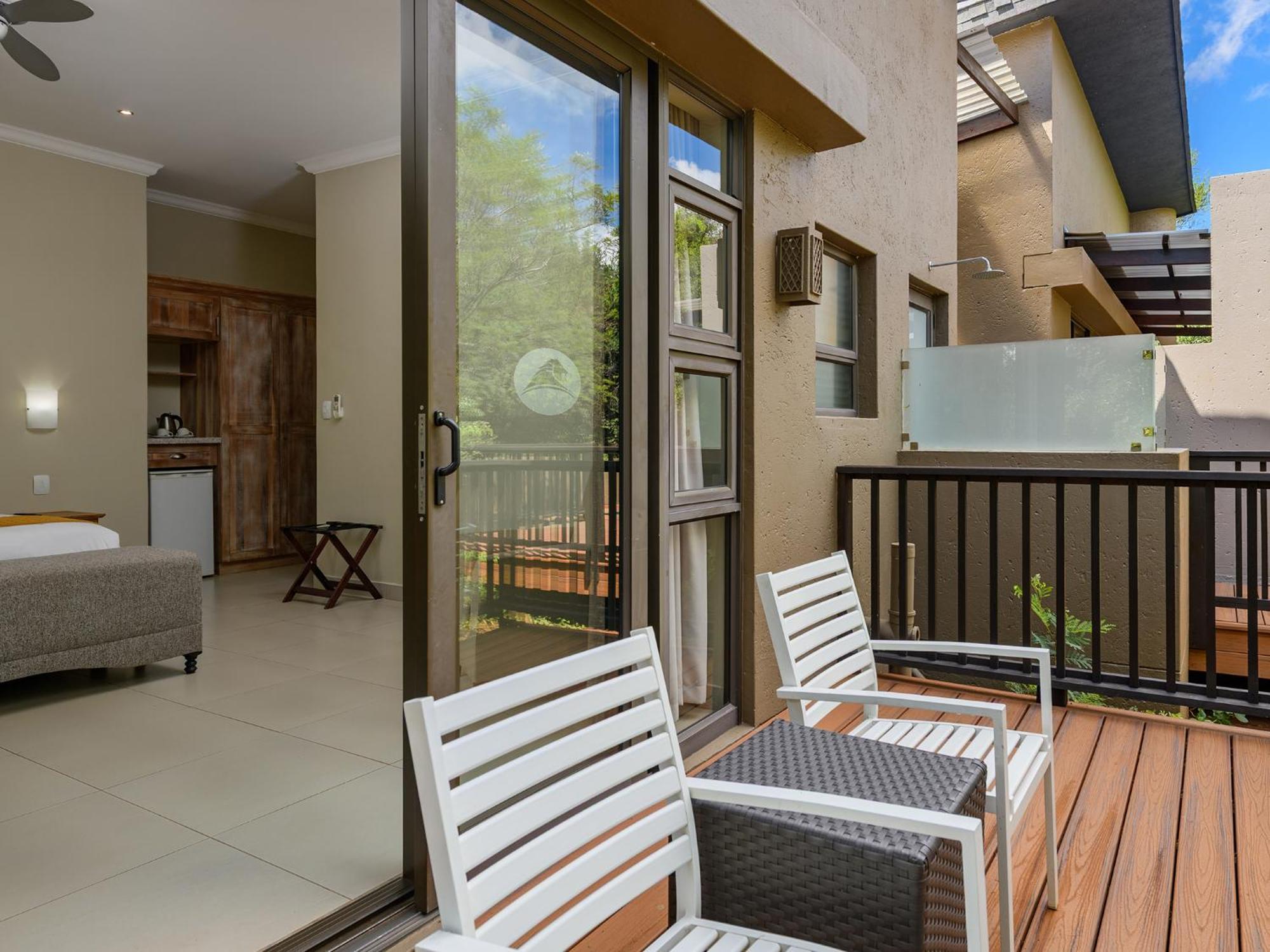 Monomotapa Village @ Legend Golf And Safari Resort Golders Green Εξωτερικό φωτογραφία